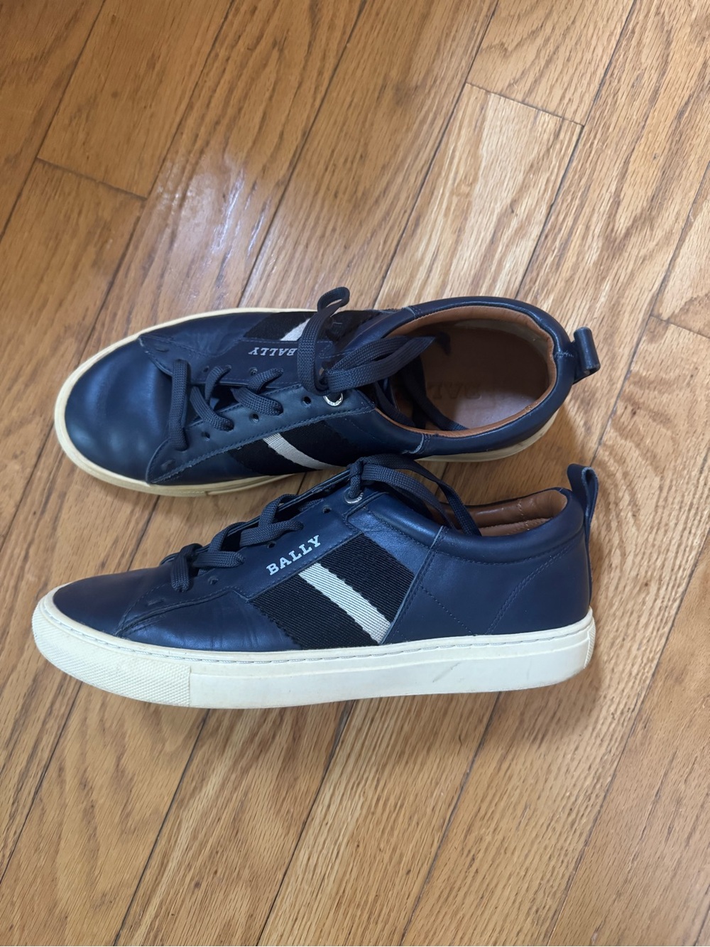Bally Helvio Mens Navy Leather Sneakers Sz 8D Signature Stripe Luxury Preppy